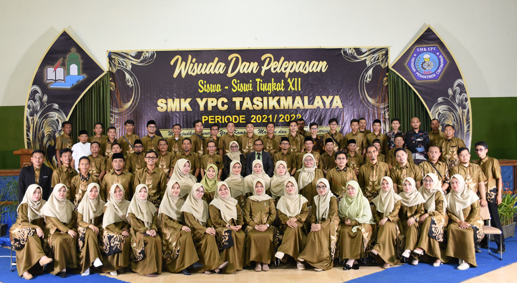 Pelepasan Wisuda Kelas XII Tahun Pelajaran 2021/2022 - SMK YPC Tasikmalaya